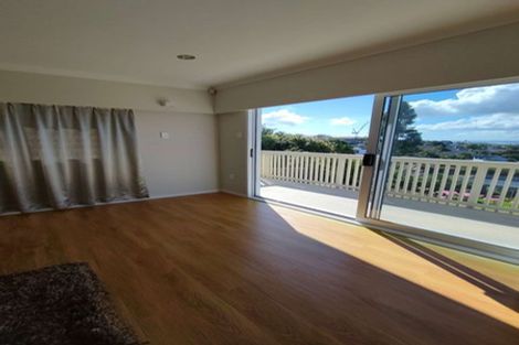 Photo of property in 14 Chelsea View Drive, Chatswood, Auckland, 0626