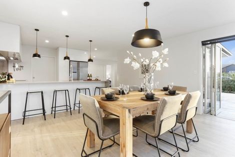 Photo of property in 48 Jane Maree Road, Kumeu, 0810