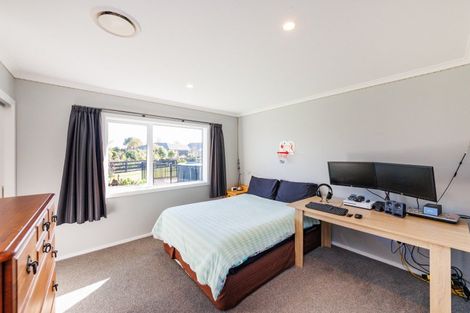Photo of property in 21 Loveston Lane, Kelvin Grove, Palmerston North, 4470