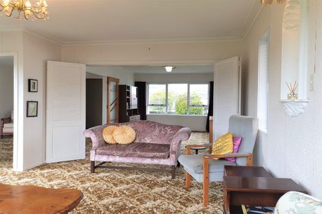 Photo of property in 5 Turakina Street, Merrilands, New Plymouth, 4312