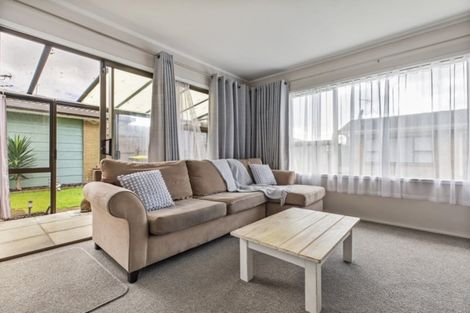 Photo of property in 1/2 Short Street, Papakura, 2110