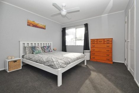 Photo of property in 19 Mckinley Road, Sunnyvale, Auckland, 0612
