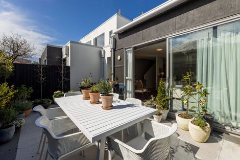 Photo of property in 2/670 Ferry Road, Woolston, Christchurch, 8023