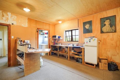Photo of property in 2686 Ohai Clifden Highway, Orawia, Otautau, 9682