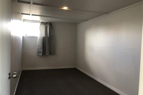 Photo of property in 77 Tidal Road, Mangere, Auckland, 2022