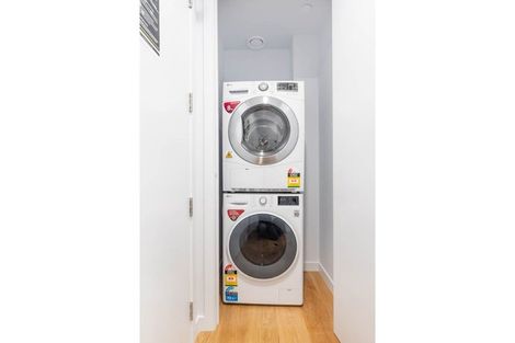 Photo of property in Frank Sargeson Apts, 504/80 Anzac Street, Takapuna, Auckland, 0622