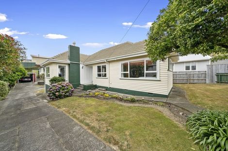 Photo of property in 25 Mexted Terrace, Tawa, Wellington, 5028