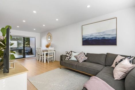 Photo of property in 6/7 South Pacific Place, Henderson, Auckland, 0612
