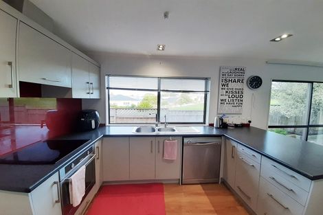 Photo of property in 90b Simmental Crescent, Somerville, Auckland, 2014