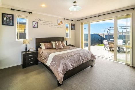 Photo of property in 105 Farnborough Drive, Grandview Heights, Hamilton, 3200