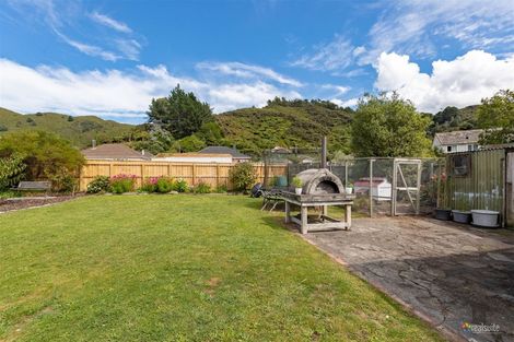 Photo of property in 19 Newcombe Street, Naenae, Lower Hutt, 5011