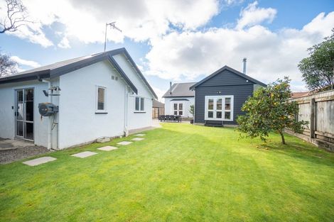 Photo of property in 12 Phoenix Avenue, Hokowhitu, Palmerston North, 4410