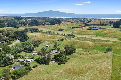 Photo of property in 82 Gary Road, Peka Peka, Otaki, 5581