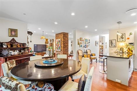 Photo of property in 17 Griffen Park Road, Mount Roskill, Auckland, 1041