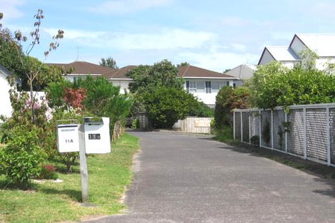 Photo of property in 2/11 Delisle Place, Windsor Park, Auckland, 0632