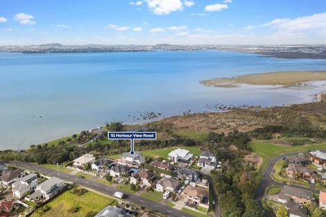 Photo of property in 51 Harbour View Road, Te Atatu Peninsula, Auckland, 0610
