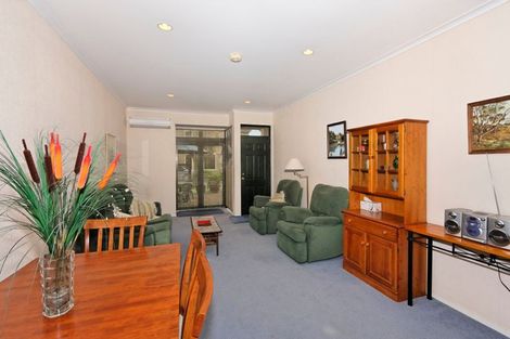 Photo of property in Tuscany Towers, 3/1 Ambrico Place, New Lynn, Auckland, 0600