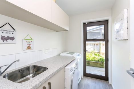 Photo of property in 14 Te Arakete Place, Hurworth, New Plymouth, 4310