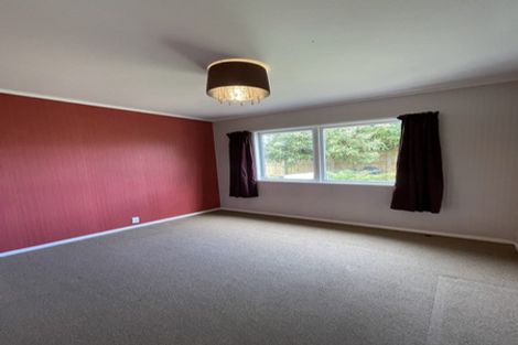 Photo of property in 37 Takapu Street, Henderson, Auckland, 0612