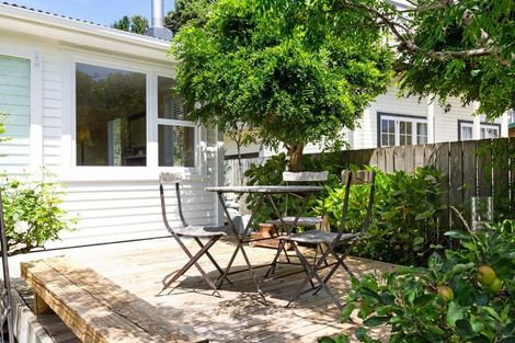 Photo of property in 19 Paremata Crescent, Paremata, Porirua, 5024