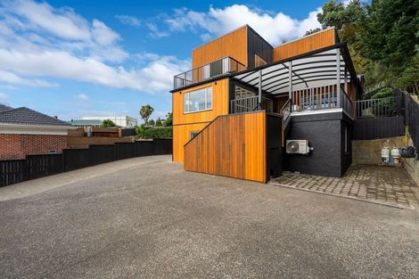 Photo of property in 99 Kaikorai Valley Road, Glenross, Dunedin, 9011