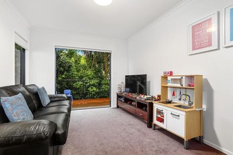 Photo of property in 90e Atkinson Road, Titirangi, Auckland, 0604