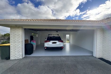 Photo of property in 23 Chalmers Close, Orewa, 0931