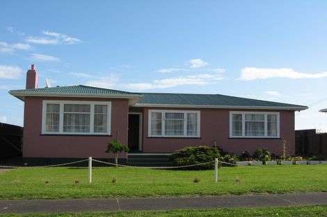 Photo of property in 7 Omori Place, Castlecliff, Whanganui, 4501