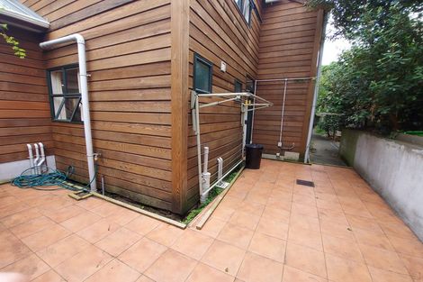 Photo of property in 1/2 Malcolm Lane, Thorndon, Wellington, 6011