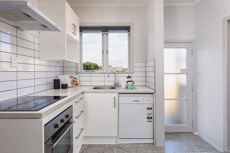 Photo of property in 4040 Great North Road, Glen Eden, Auckland, 0602