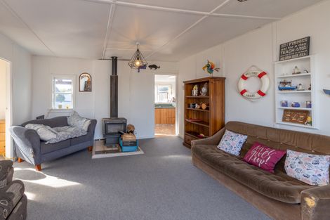 Photo of property in 62 Dunns Avenue, The Pines Beach, 7630