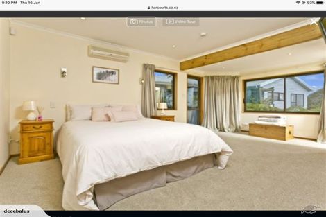 Photo of property in 21 Glen Vista Place, Bayview, Auckland, 0629