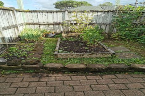 Photo of property in 70 Sturges Road, Henderson, Auckland, 0612