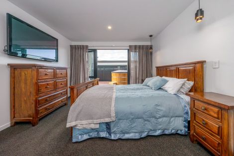 Photo of property in 54 Sherwin Avenue, Albert Town, Wanaka, 9305