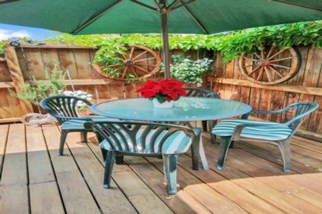 Photo of property in 1/3 Papatahi Place, Henderson, Auckland, 0610