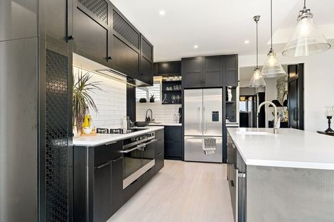 Photo of property in 33 Little Alpha Loop, Wanaka, 9305