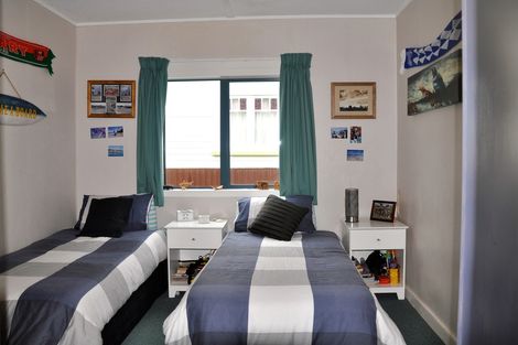 Photo of property in 15 Seaview Road, Waihi Beach, 3611