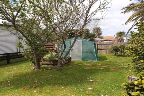 Photo of property in 7b Edgewater Parade, Waiuku, 2123