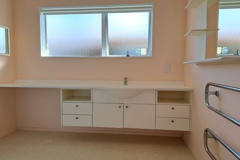 Photo of property in 148 Tukapa Street, Westown, New Plymouth, 4310