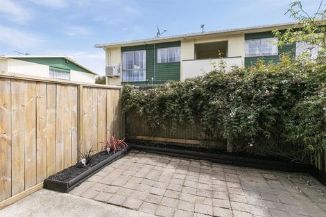 Photo of property in 2/100 Martin Street, Wallaceville, Upper Hutt, 5018