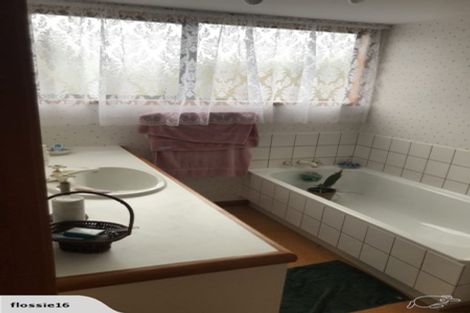 Photo of property in 3/2 Dallinghoe Crescent, Milford, Auckland, 0620