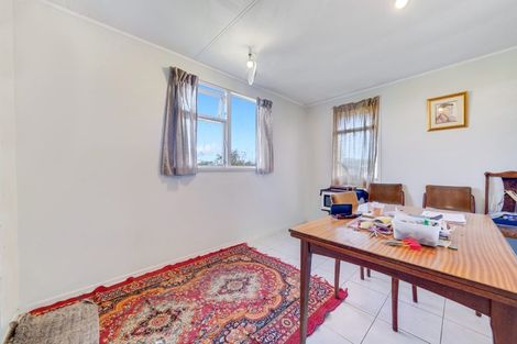 Photo of property in 28 Glenbervie Crescent, Massey, Auckland, 0614