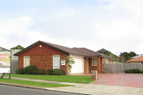 Photo of property in 15 Mt Lebanon Crescent, The Gardens, Auckland, 2105