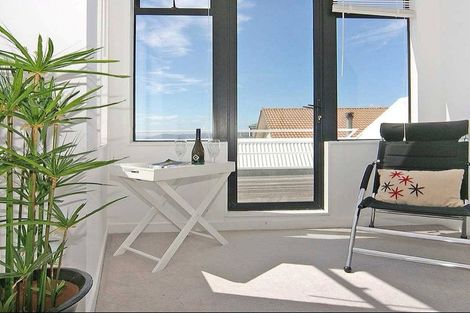 Photo of property in 80 Beacon Hill Road, Strathmore Park, Wellington, 6022