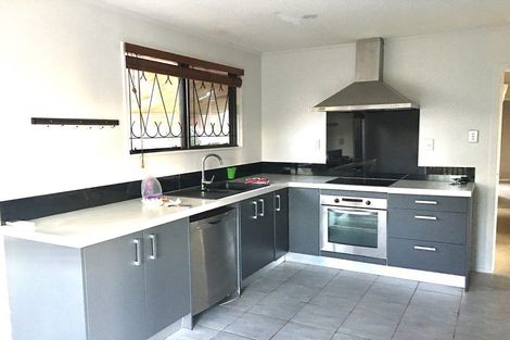 Photo of property in 84 Keegan Drive, Massey, Auckland, 0614