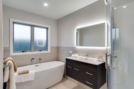 Photo of property in 19 Hurunui Drive, Te Awa, Napier, 4110