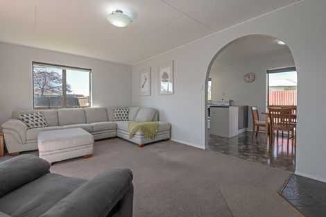 Photo of property in 28 Acacia Street, Kelvin Grove, Palmerston North, 4414