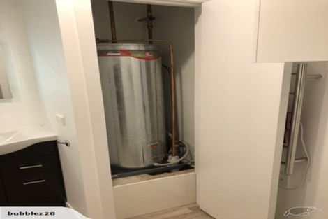 Photo of property in 5 Ngatoa Place, Glenfield, Auckland, 0629