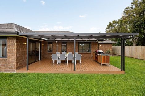 Photo of property in 33 Whitney Place, Rototuna North, Hamilton, 3210