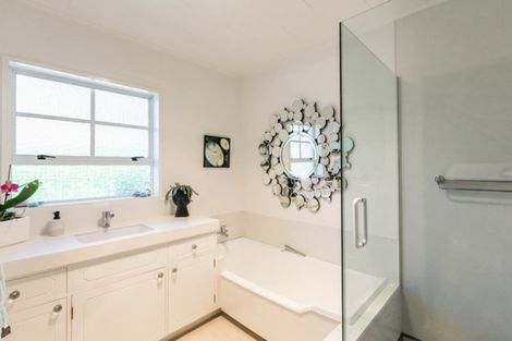 Photo of property in 8 Shortland Place, Havelock North, 4130